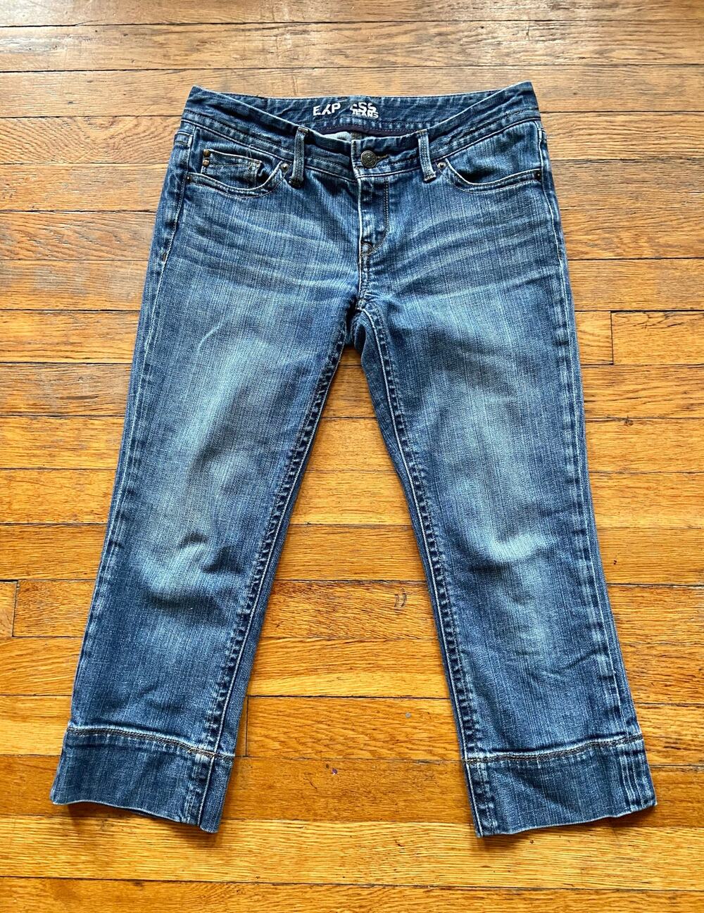 EXPRESS Wide Cuff Low Rise Crop Jeans sz 6
